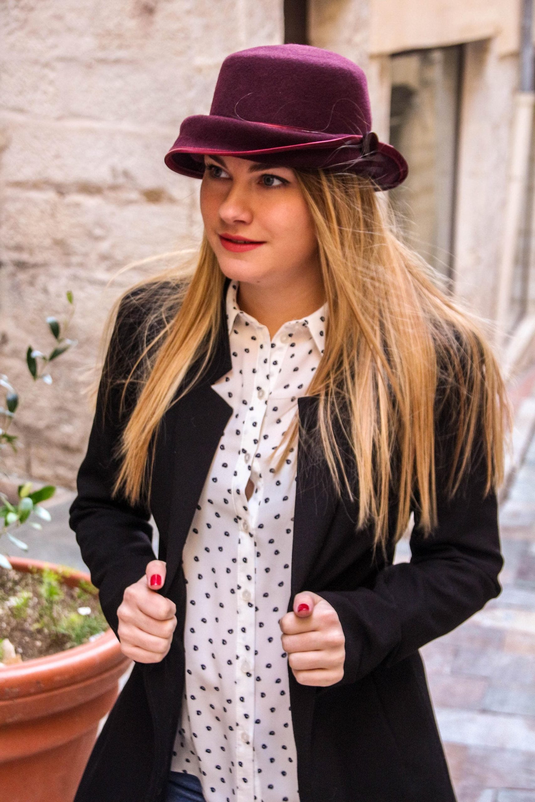 Elegant retro charm burgundy felt hat